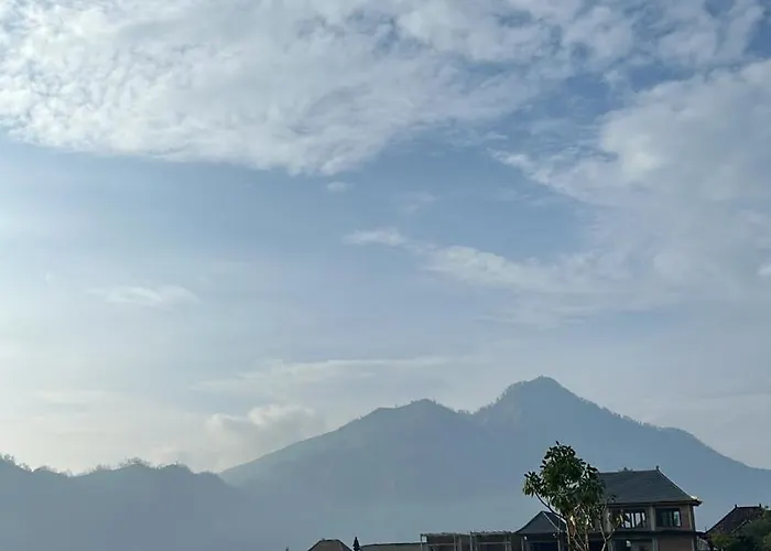 Mutiara Danu Orman Evi *