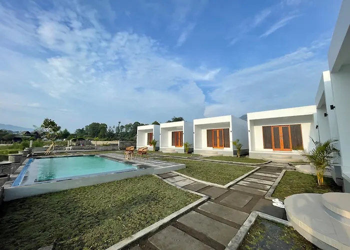 Mutiara Danu Orman Evi
